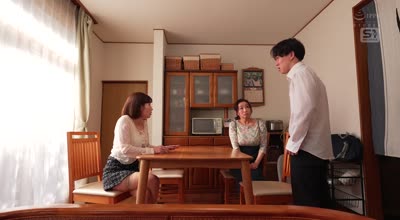 SONE-795 ママ友にオナ猿息子の性処理サポート頼まれたご無沙汰お母さん、若き絶倫チ●ポに完全敗北。 奥田咲